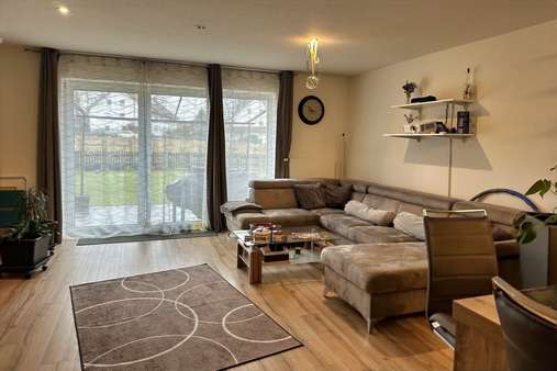 Wohnzimmer - Reihenmittelhaus in 86807 Buchloe mit 152m² kaufen
