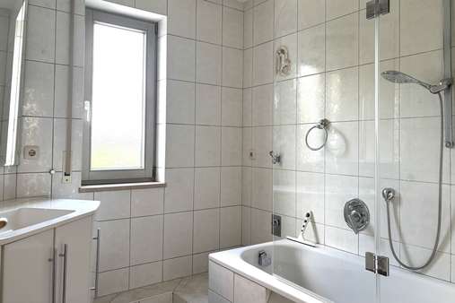 Badezimmer - Dachgeschosswohnung in 86916 Kaufering mit 64m² kaufen