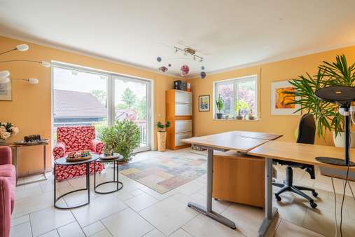 Helles Wohnzimmer mit Zugang zum Südbalkon Helles Wohnzimmer mit Zugang zum Südbalkon - Etagenwohnung in 86911 Dießen mit 85m² kaufen