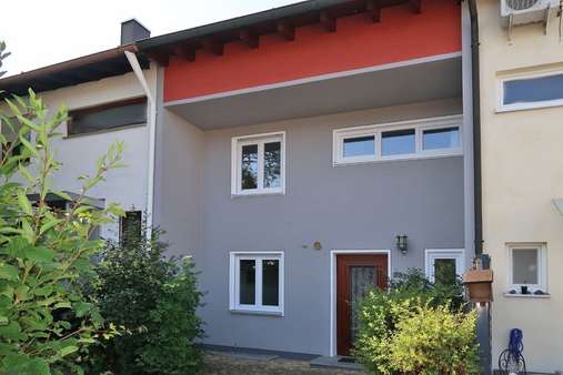 Hausansicht Eingang - Reihenmittelhaus in 86899 Landsberg mit 134m² kaufen