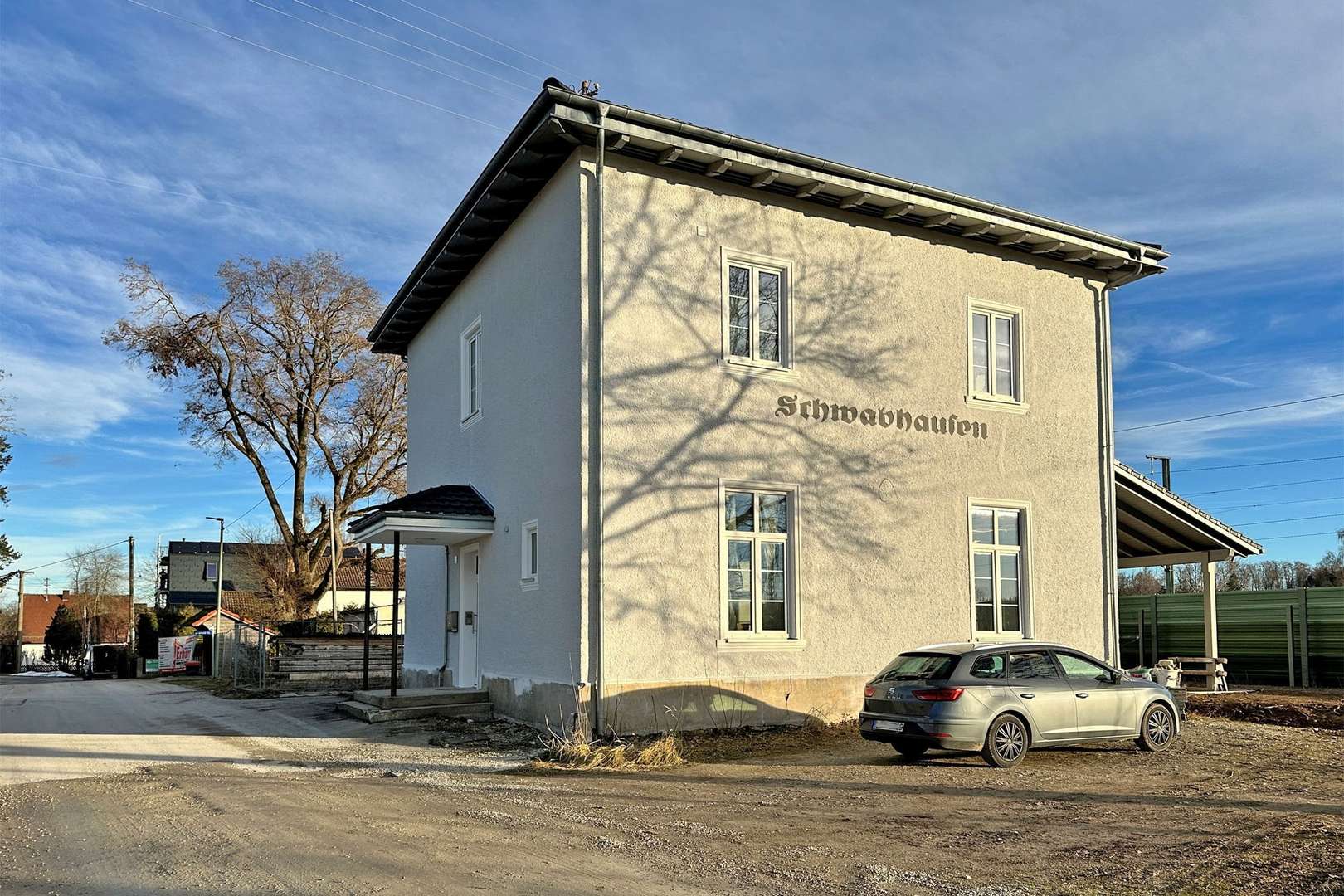 Seitliche Ansicht Hauseingang - Mehrfamilienhaus in 86947 Weil mit 77m² kaufen