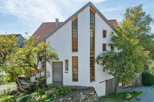 Eingangsseite Wohnhaus - Maisonette-Wohnung in 86911 Dießen mit 85m² kaufen