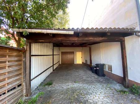 Garage und Carport - Zweifamilienhaus in 82194 Gröbenzell mit 190m² kaufen