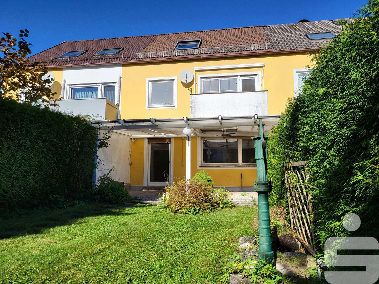 Ansicht vom Garten - Reihenmittelhaus in 82194 Gröbenzell mit 121m² kaufen