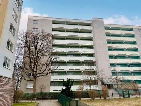 Vorderansicht Vorderansicht - Erdgeschosswohnung in 81477 München mit 67m² kaufen