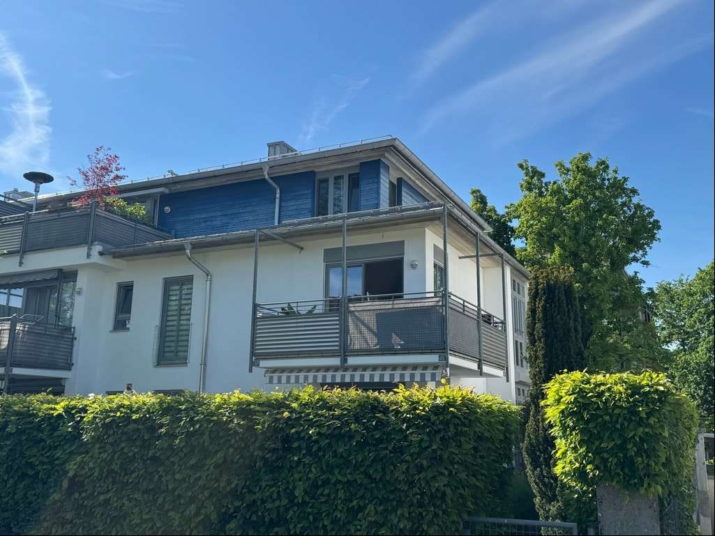 Blick auf die Wohnanlage - Etagenwohnung in 82256 Fürstenfeldbruck mit 75m² kaufen