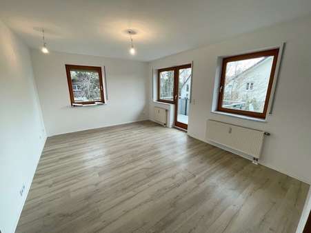 Wohn-/ Esszimmer Wohnung 1. OG - Etagenwohnung in 82216 Maisach mit 140m² kaufen