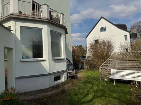 Blick in den Garten - Mehrfamilienhaus in 82256 Fürstenfeldbruck mit 210m² kaufen