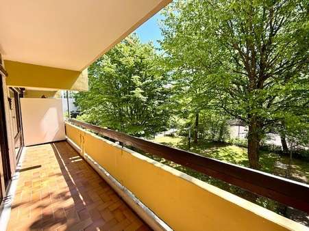 Großzügiger Balkon - Etagenwohnung in 82110 Germering mit 76m² kaufen