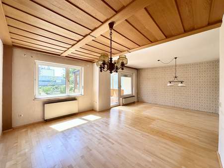 Helles Wohnzimmer - Reihenmittelhaus in 82256 Fürstenfeldbruck mit 97m² kaufen