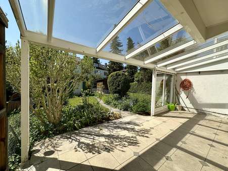 Terrassenüberdachung Terrassenüberdachung - Reihenmittelhaus in 82194 Gröbenzell mit 121m² kaufen