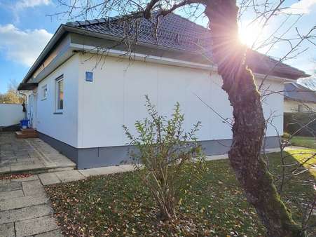 Gepflegter Bungalow - Bungalow in 82223 Eichenau mit 107m² kaufen
