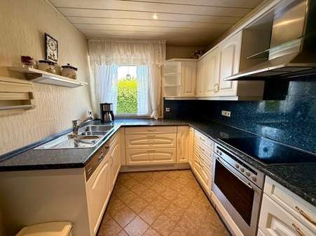 Küche mit EBK - Bungalow in 82223 Eichenau mit 107m² kaufen