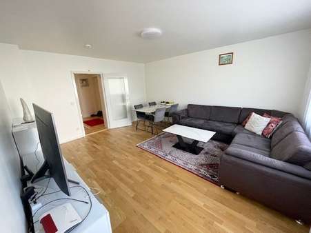 Wohn-/ Esszimmer - Erdgeschosswohnung in 82256 Fürstenfeldbruck mit 70m² kaufen