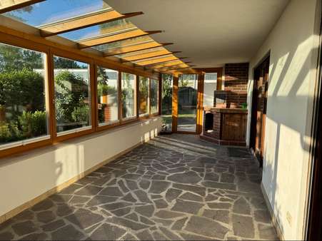 Überdachte Terrasse Überdachte Terrasse - Erdgeschosswohnung in 82256 Fürstenfeldbruck mit 130m² mieten