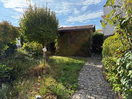 Blick in den Garten gen Süden Blick in den Garten gen Süden - Reihenmittelhaus in 82140 Olching mit 135m² kaufen