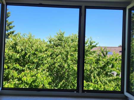 Aussicht vom Schlafzimmer - Etagenwohnung in 82140 Olching mit 78m² kaufen
