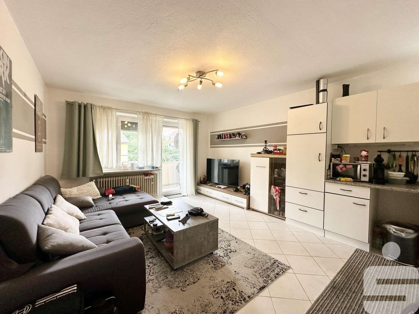 Wohnzimmer - Etagenwohnung in 82256 Fürstenfeldbruck mit 48m² kaufen