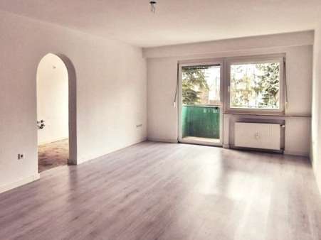 Wohnzimmer vor Vermietung Wohnzimmer vor Vermietung - Etagenwohnung in 82216 Maisach mit 91m² kaufen