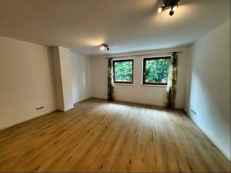 Wohn- Esszimmer Wohn- Esszimmer - Etagenwohnung in 82256 Fürstenfeldbruck mit 49m² kaufen