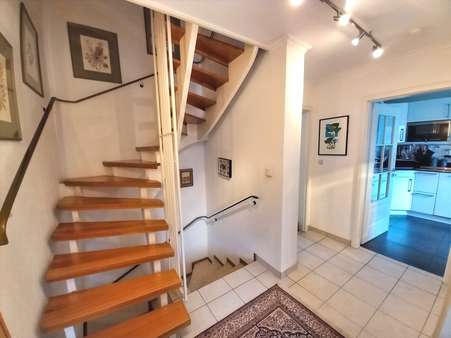 Helle Diele Helle Diele - Reihenmittelhaus in 82178 Puchheim mit 151m² kaufen