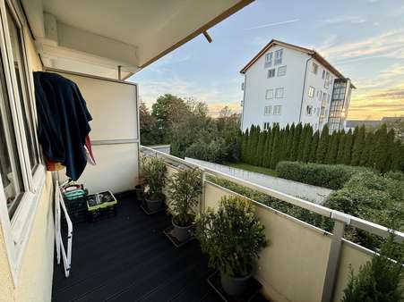 Blick von der Loggia - Etagenwohnung in 82256 Fürstenfeldbruck mit 44m² kaufen