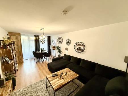 Wohnzimmer - Etagenwohnung in 82256 Fürstenfeldbruck mit 44m² kaufen