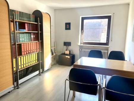 Besprechungsraum - Büro in 82178 Puchheim mit 120m² kaufen