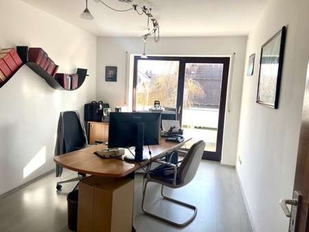 Büro mit Balkon - Büro in 82178 Puchheim mit 120m² kaufen