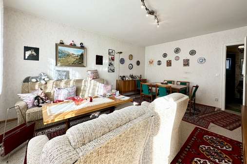 Wohnzimmer - Erdgeschosswohnung in 82256 Fürstenfeldbruck mit 80m² kaufen