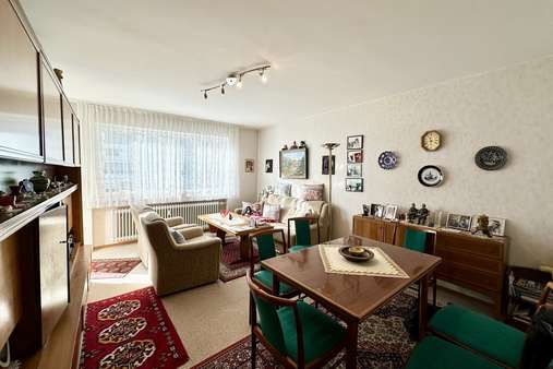 Wohnzimmer - Erdgeschosswohnung in 82256 Fürstenfeldbruck mit 80m² kaufen