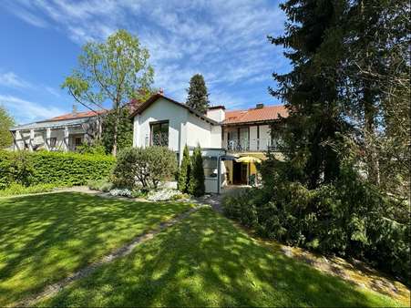 Ansicht aus dem Garten - Einfamilienhaus in 82256 Fürstenfeldbruck mit 228m² kaufen