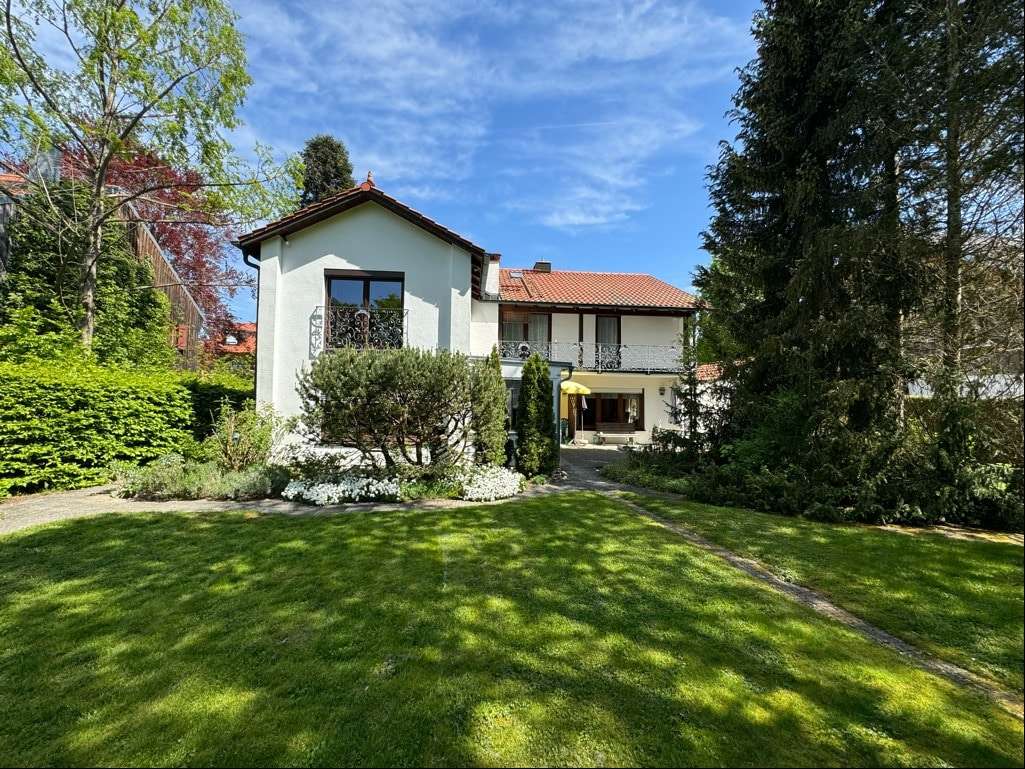 Schöne Lage - Einfamilienhaus in 82256 Fürstenfeldbruck mit 228m² kaufen