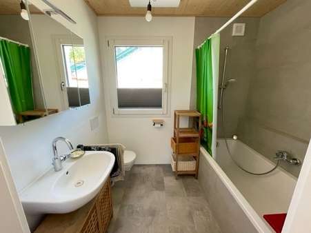 Bad im Obergeschoss - Zweifamilienhaus in 82288 Kottgeisering mit 93m² kaufen