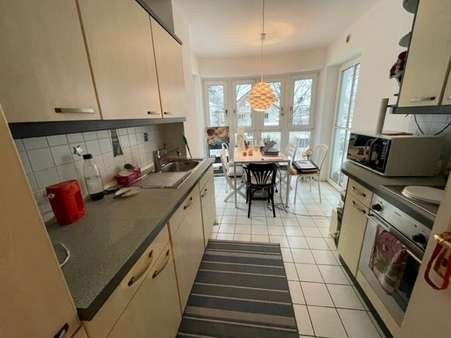 Wohnküche mit Einbauküche und schönem Essbereich - Etagenwohnung in 81735 München mit 62m² kaufen