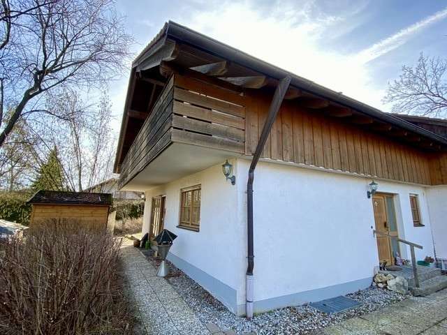 Hausansicht - Doppelhaushälfte in 82223 Eichenau mit 104m² kaufen