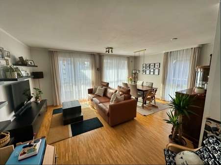 Wohnzimmer - Etagenwohnung in 82256 Fürstenfeldbruck mit 90m² kaufen