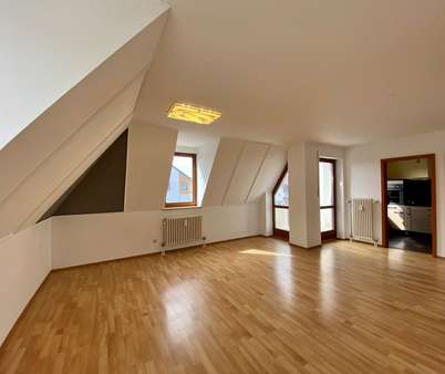 Wohnzimmer - Maisonette-Wohnung in 86343 Königsbrunn mit 80m² kaufen