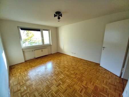 Schlafzimmer - Etagenwohnung in 82110 Germering mit 60m² kaufen