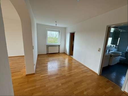 Diele mit Essbereich - Etagenwohnung in 82256 Fürstenfeldbruck mit 63m² kaufen