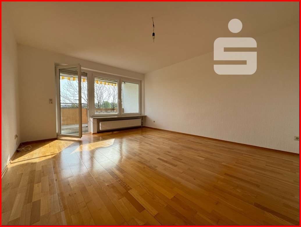 Wohnzimmer - Etagenwohnung in 82256 Fürstenfeldbruck mit 63m² kaufen