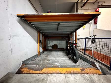 Unterer Stellplatz - Tiefgaragenstellplatz in 80686 München mit 0m² kaufen