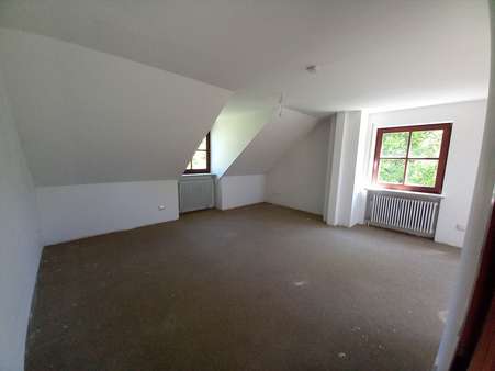 Wohnraum - Dachgeschosswohnung in 82110 Germering mit 38m² kaufen