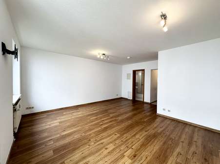 Wohnraum 2 - Etagenwohnung in 82256 Fürstenfeldbruck mit 30m² kaufen