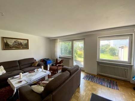 Wohnzimmer - Reihenmittelhaus in 82223 Eichenau mit 120m² kaufen