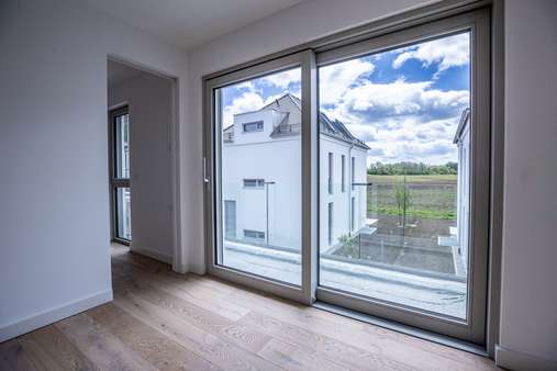 Ausblick Balkon - Etagenwohnung in 82152 Planegg mit 140m² kaufen