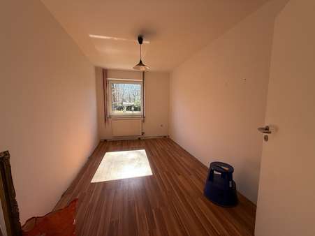 Kinderzimmer 1 - Erdgeschosswohnung in 82538 Geretsried mit 84m² kaufen