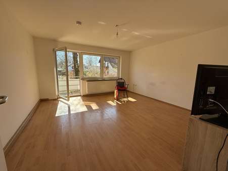Wohnzimmer - Erdgeschosswohnung in 82538 Geretsried mit 84m² kaufen