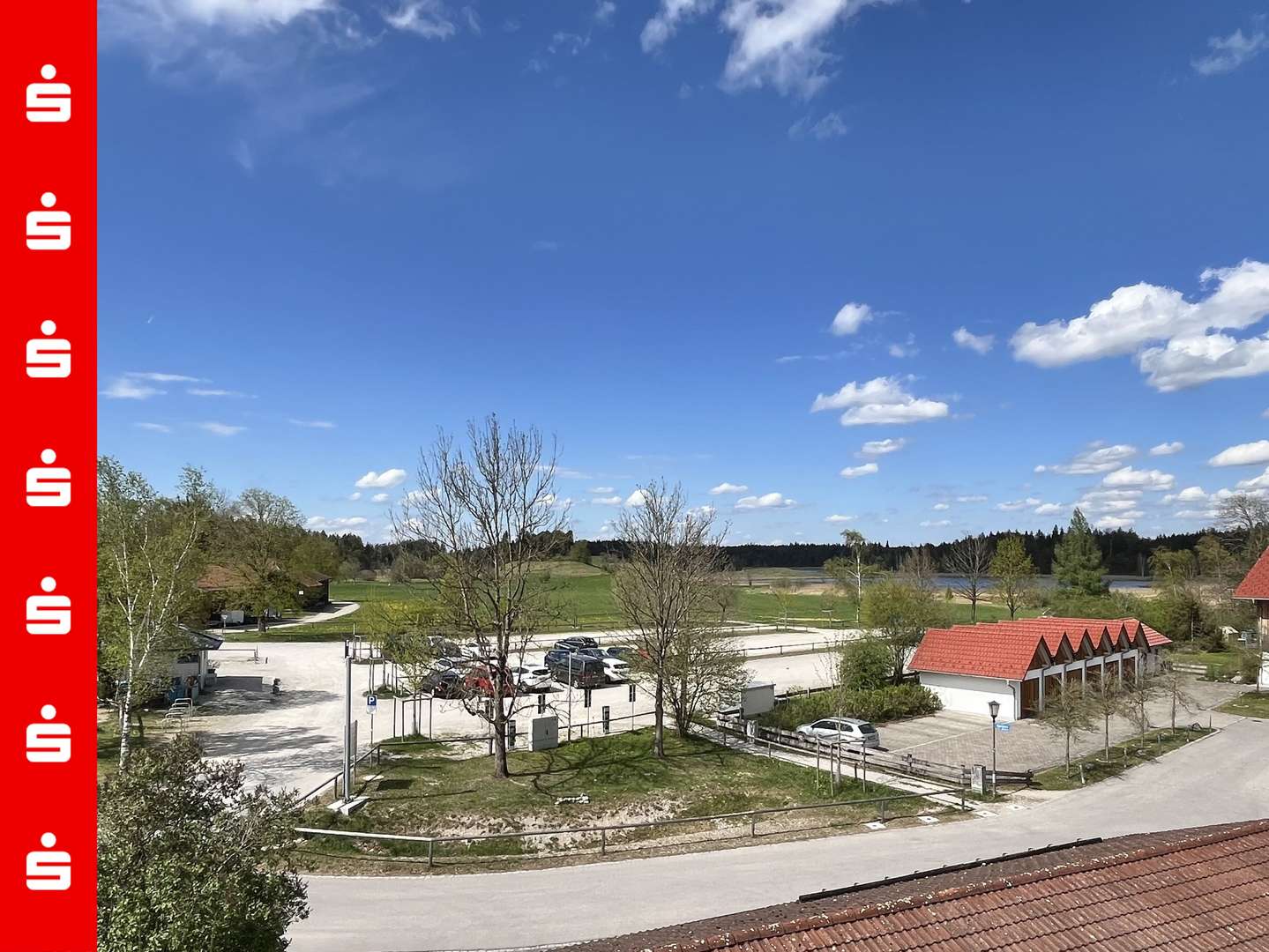 Blick aus dem Wohnzimmer - Dachgeschosswohnung in 82393 Iffeldorf mit 53m² kaufen