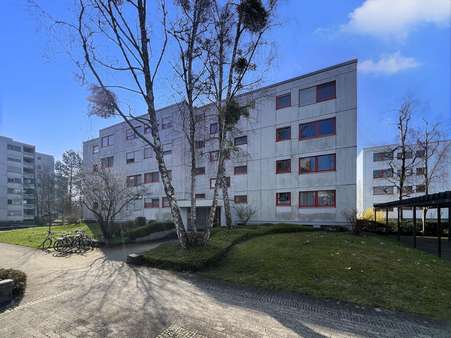 Außenansicht von Norden - Etagenwohnung in 81375 München mit 65m² kaufen